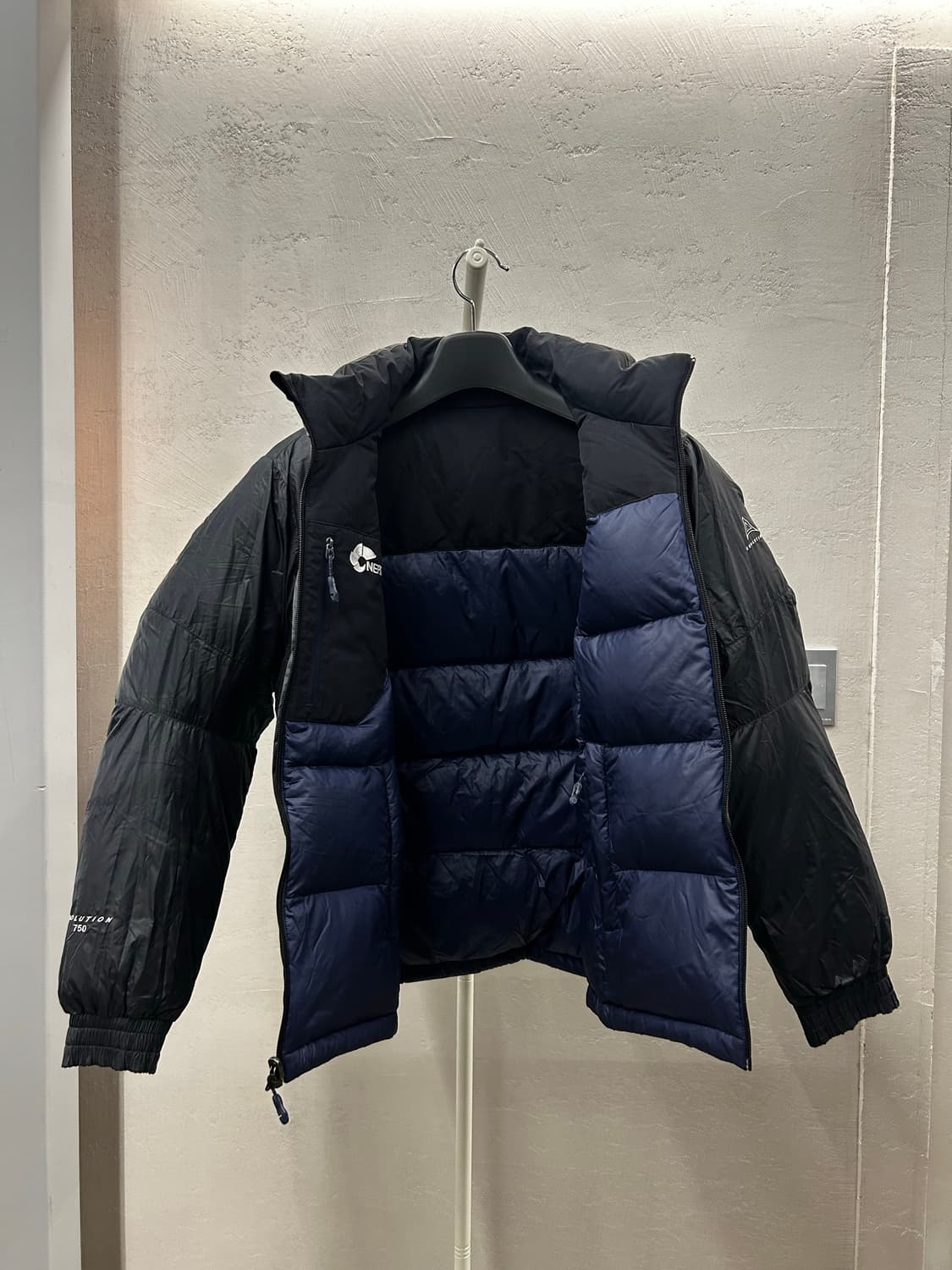 네파(NEPA)양면 패딩 블랙/네이비 다운 점퍼 상품이미지7