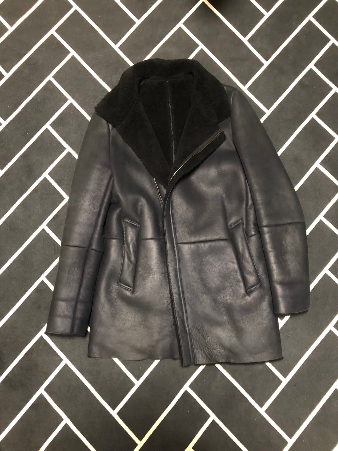 (횡재가)솔리드옴므 리얼무스탕 /몽클레어 스톤 발망 프라다 톰브라운타임 상품이미지6