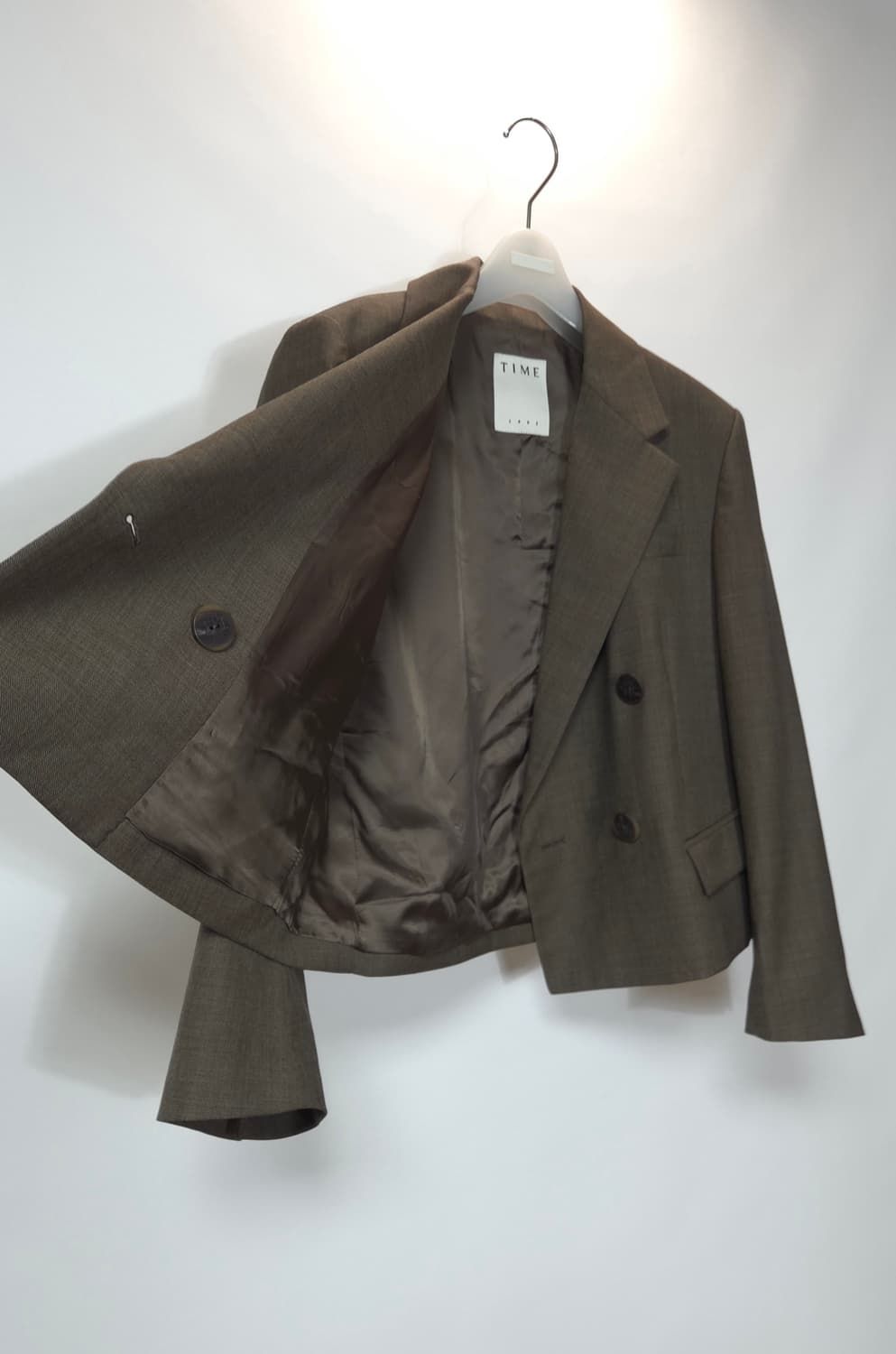 한섬 타임 2022 이태리 톨레뇨 백슬릿 더블 크롭 자켓 F 사이즈 상품이미지8