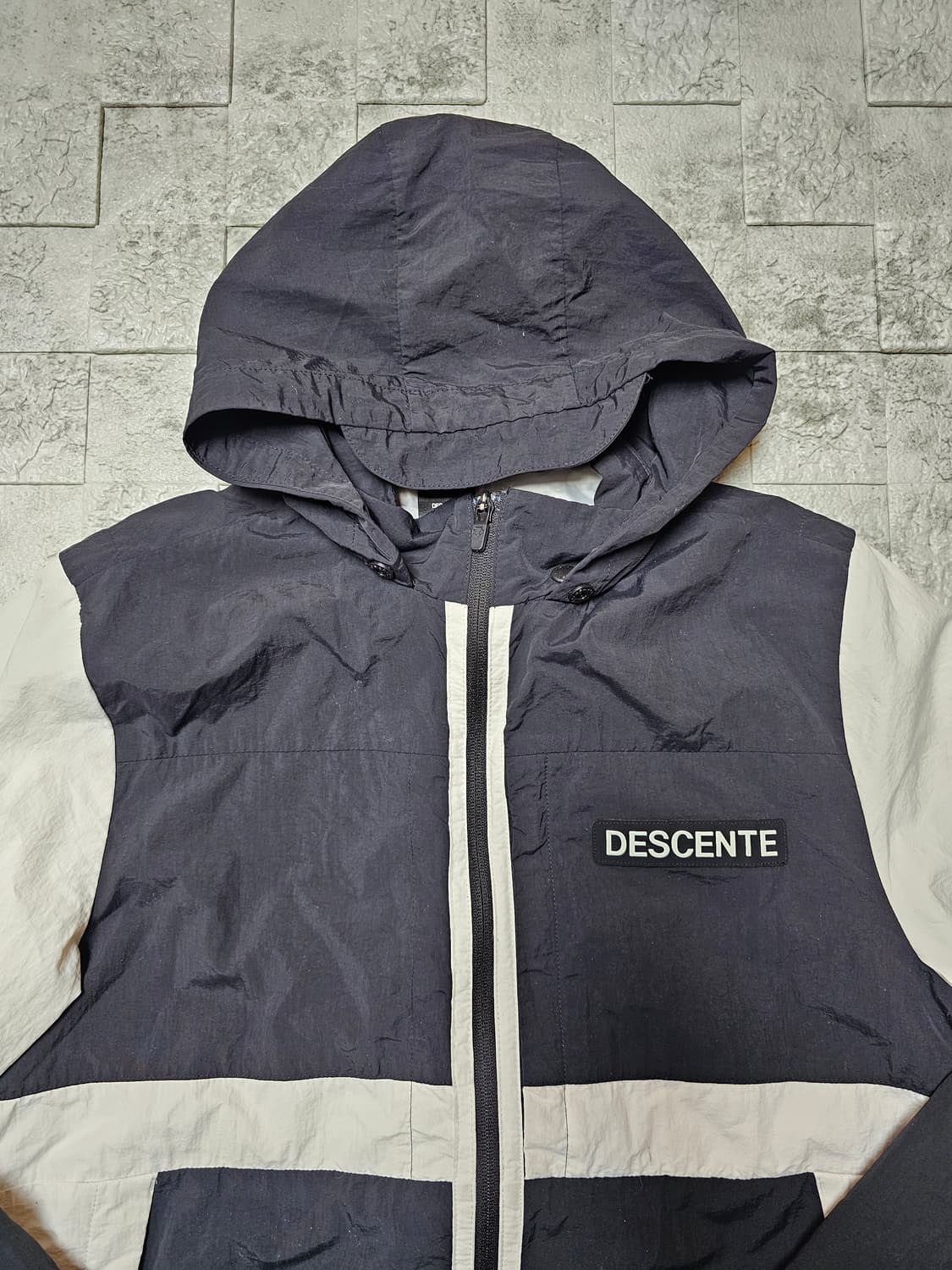 데상트 바람막이  상품이미지3