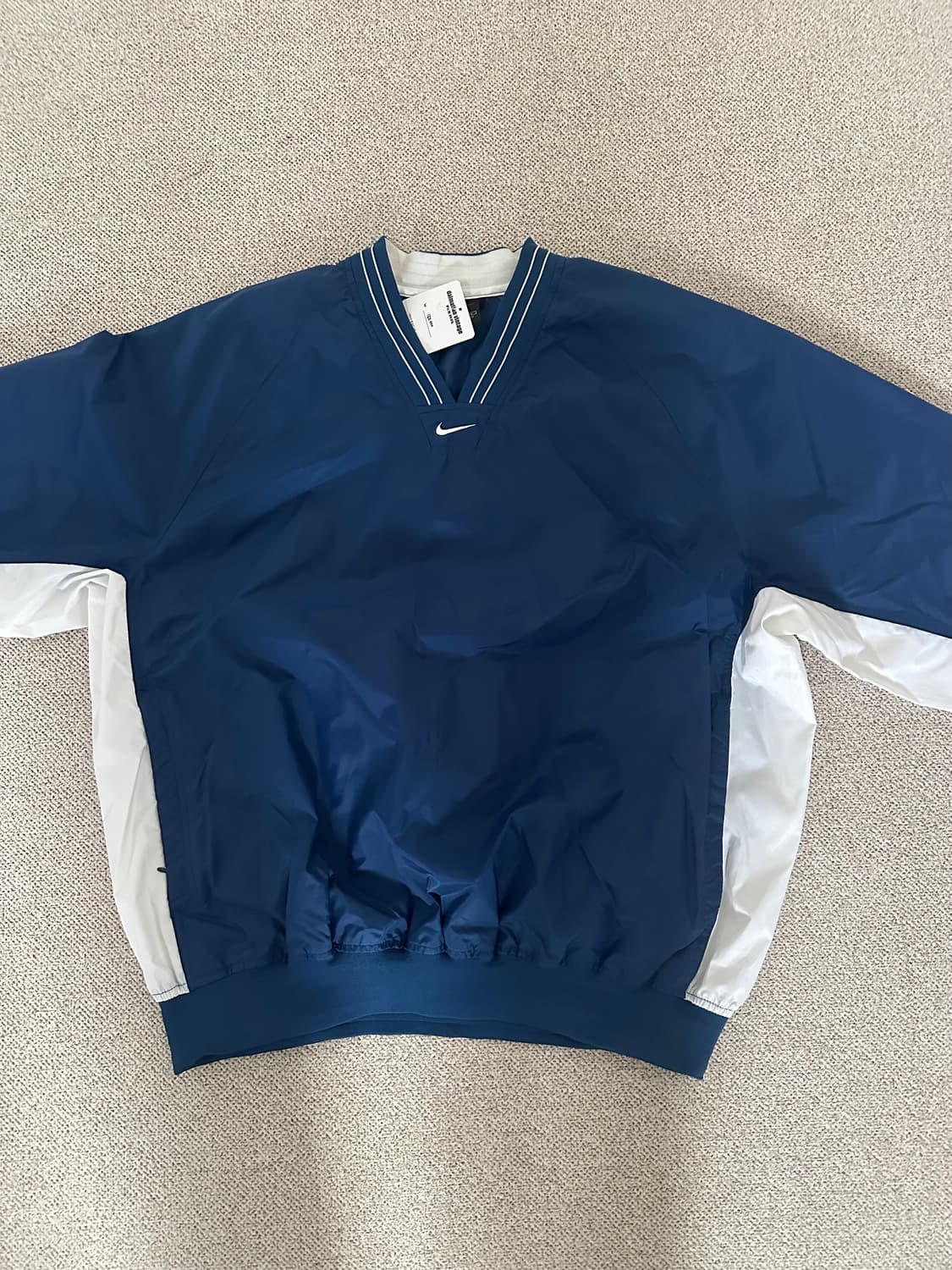 나이키 바람막이 재질 맨투맨 판매합니다 상품이미지1