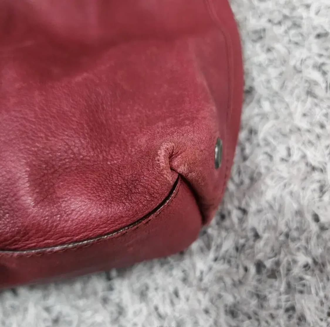 버버리 레더 숄더백 상품이미지6