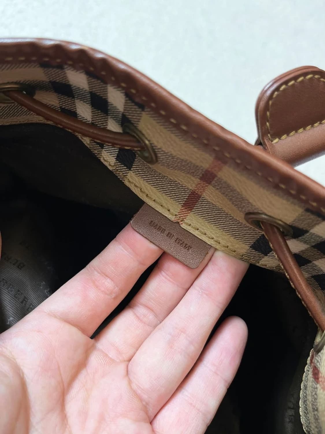 버버리 헤이마켓 체크 버킷백 A1748 상품이미지10