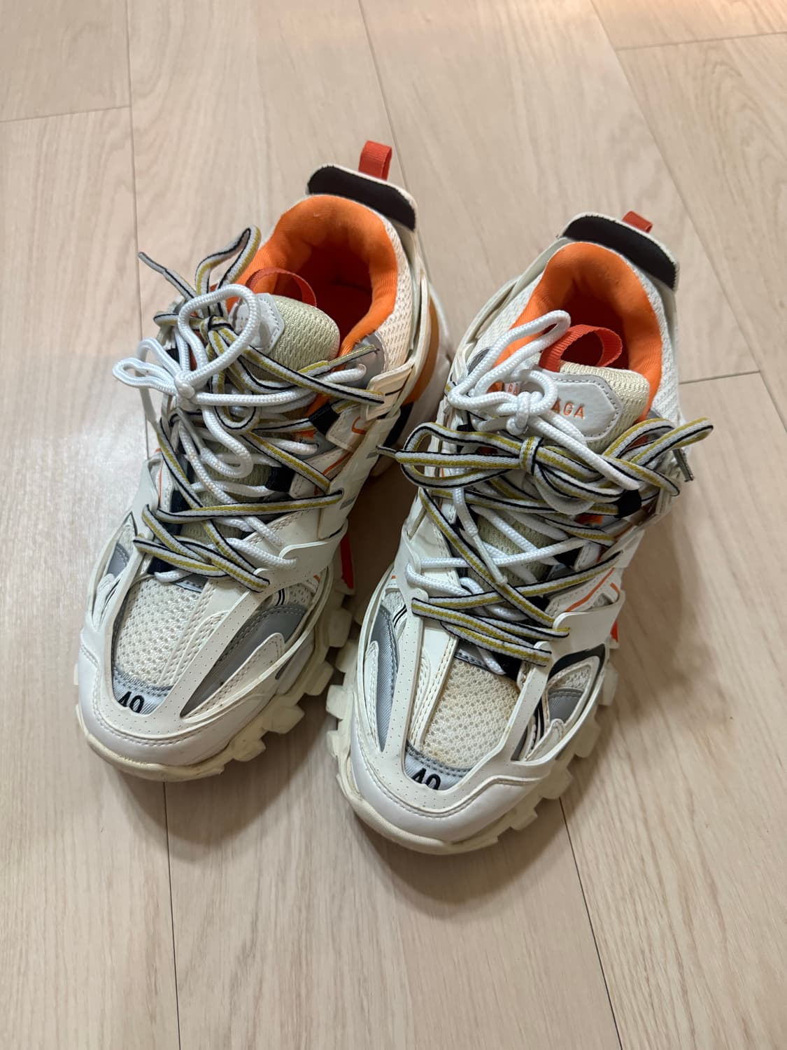 발렌시아가 트렉슈즈 흰주 40 상품이미지1