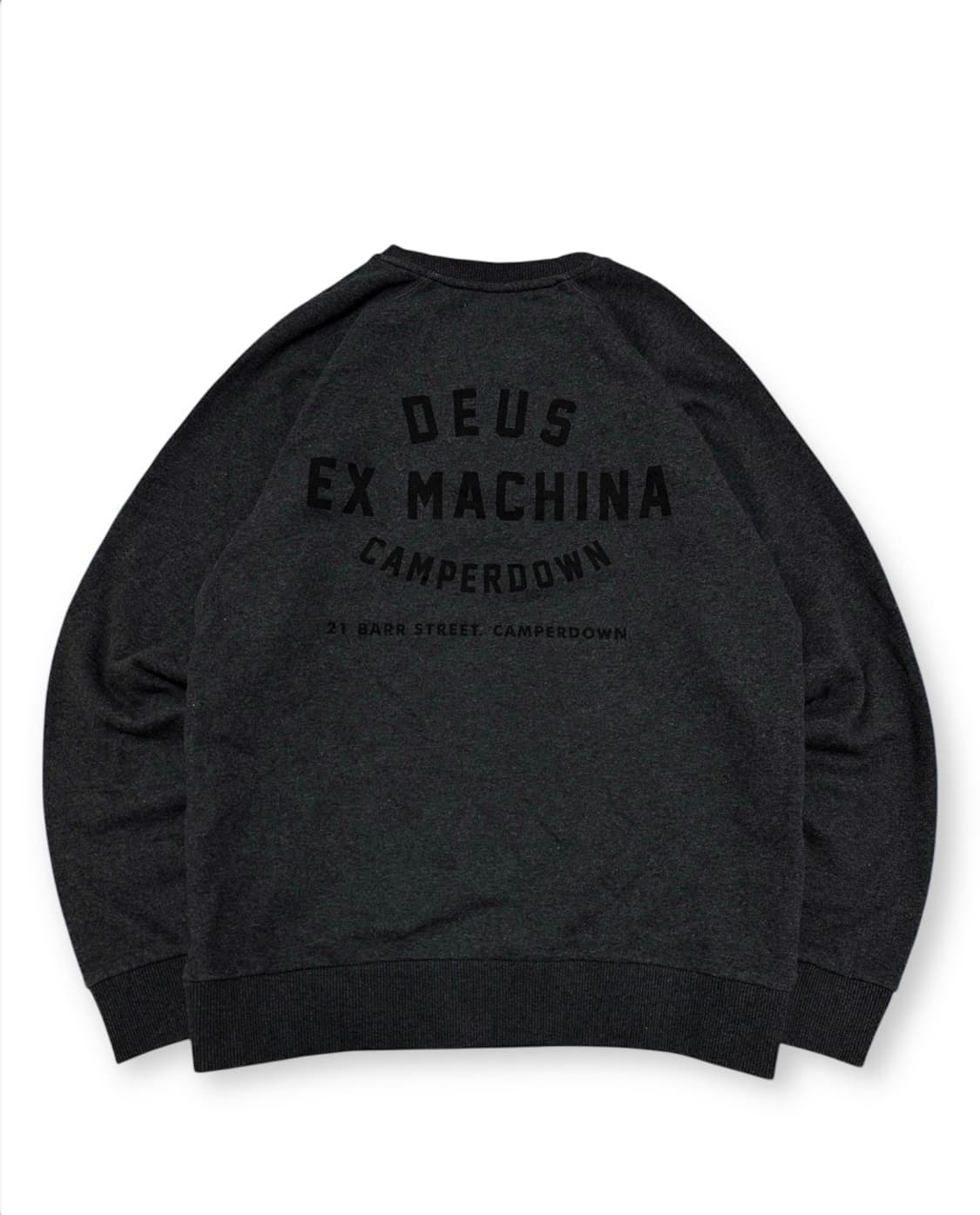 데우스 엑스 마키나 차콜 맨투맨 상품이미지1