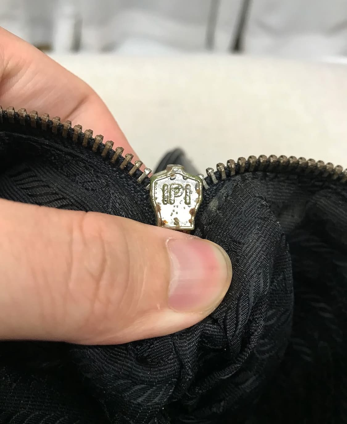 프라다 포코노 크로스백 가방 상품이미지6