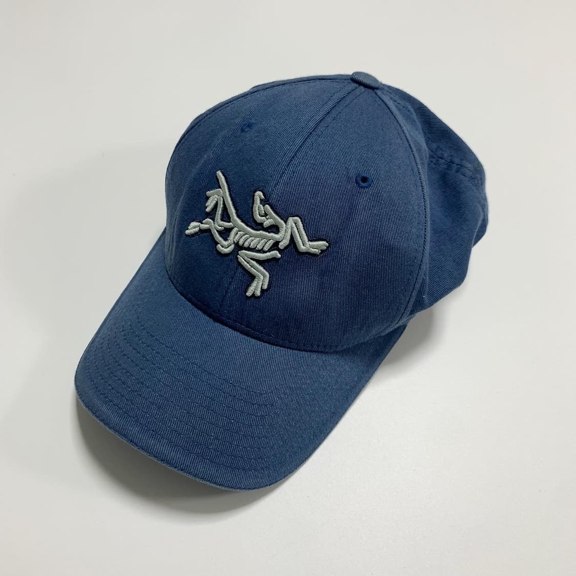 아크테릭스 빅 로고 볼캡 상품이미지1