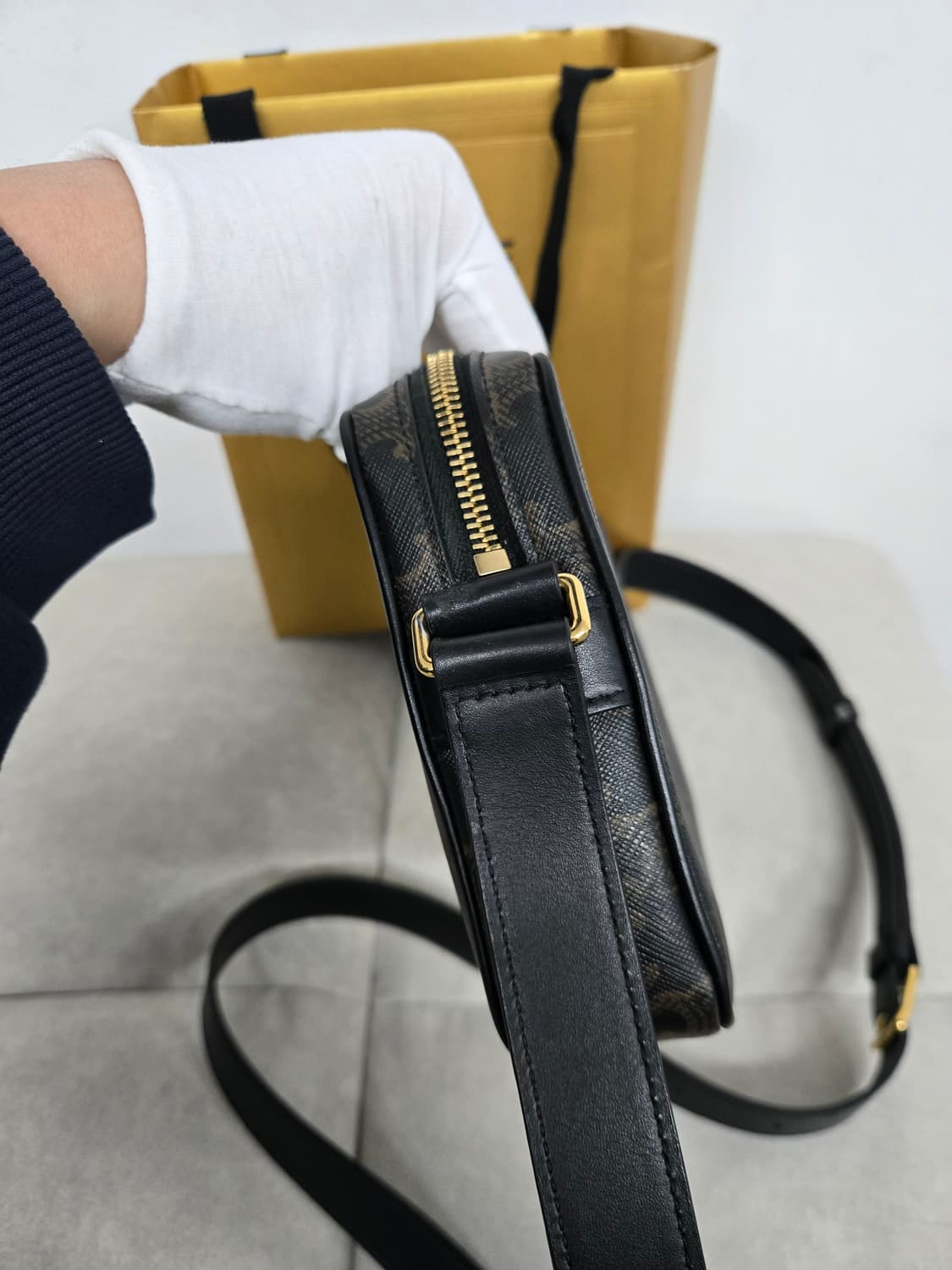 [보증서 정품] 셀린느 트리오페 메신저백 상품이미지7