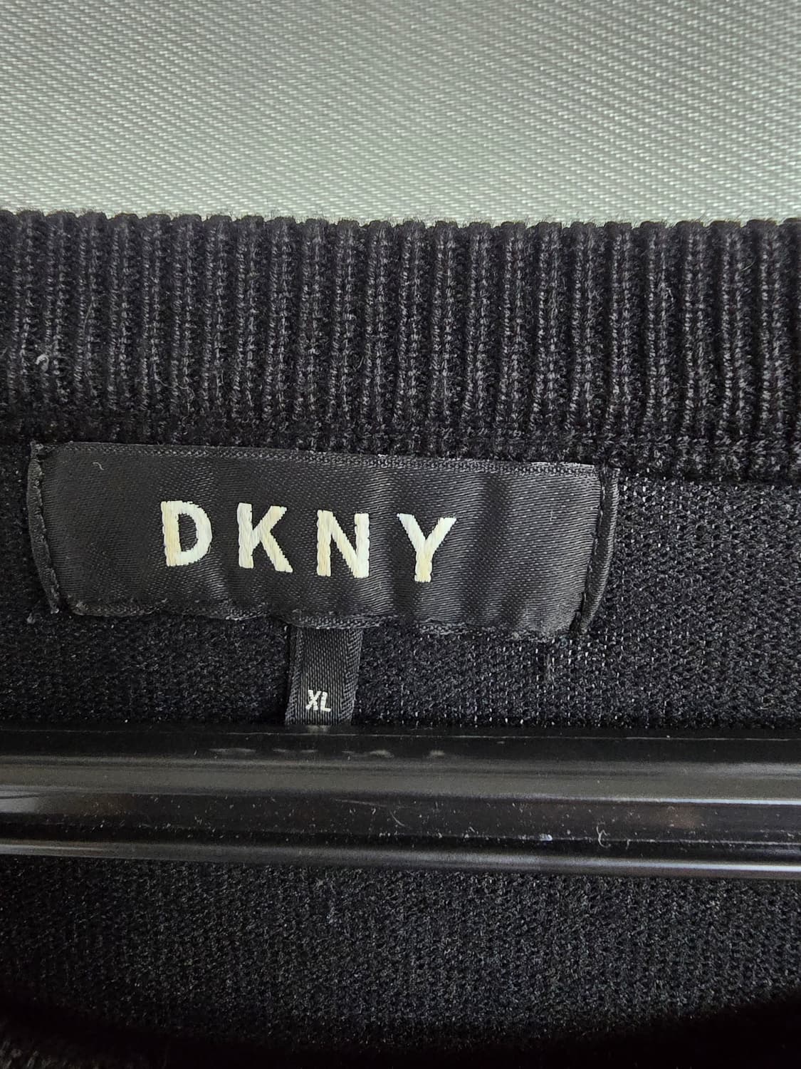 DKNY 블랙 로고 니트 긴팔티 (2012) 상품이미지3