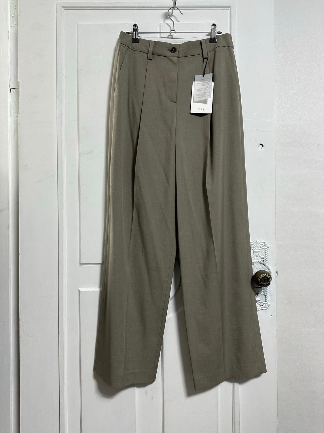 오어 ORE 턱 슬랙스 상품이미지1