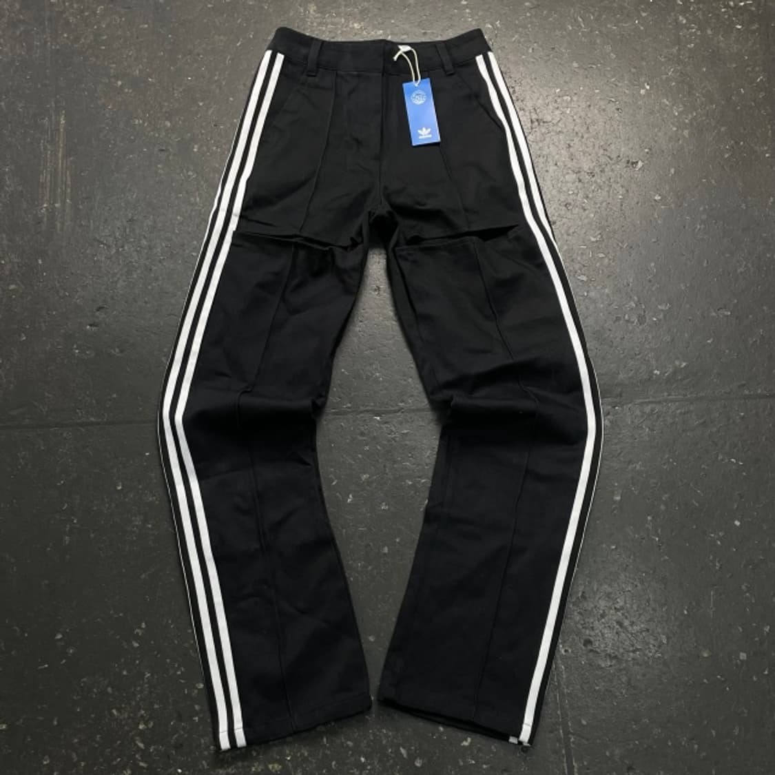 28 아디다스 슬릿 절개 트랙팬츠 새상품  상품이미지1
