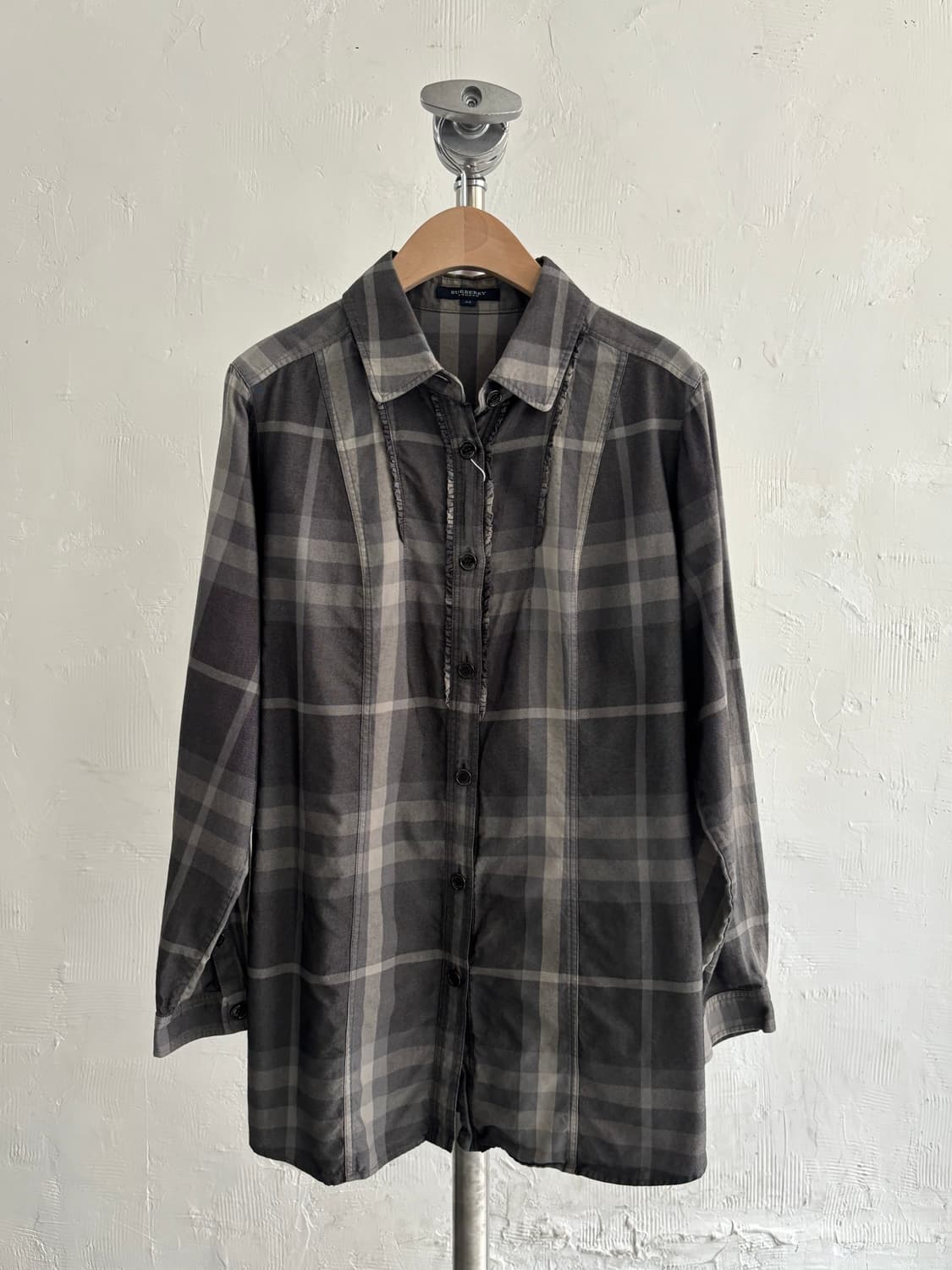 Burberry 버버리 그레이 노바체크 프릴버튼 셔츠 상품이미지1