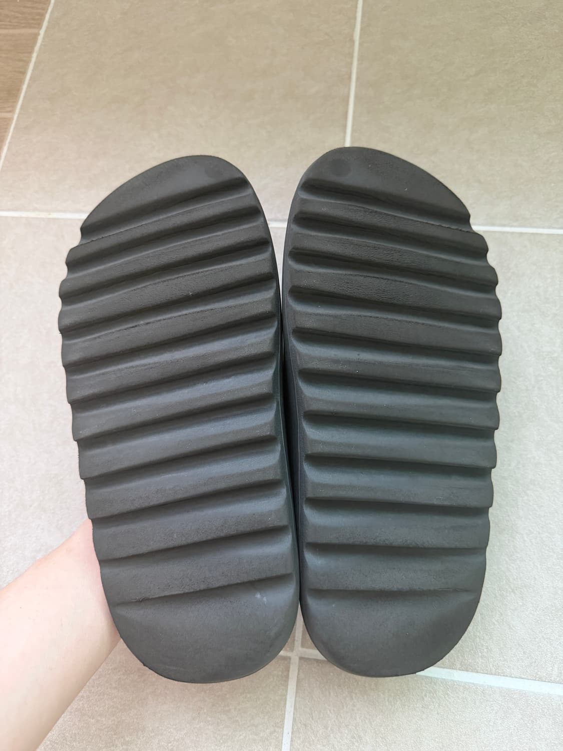 아디다스 이지 슬라이드 오닉스 275 상품이미지5