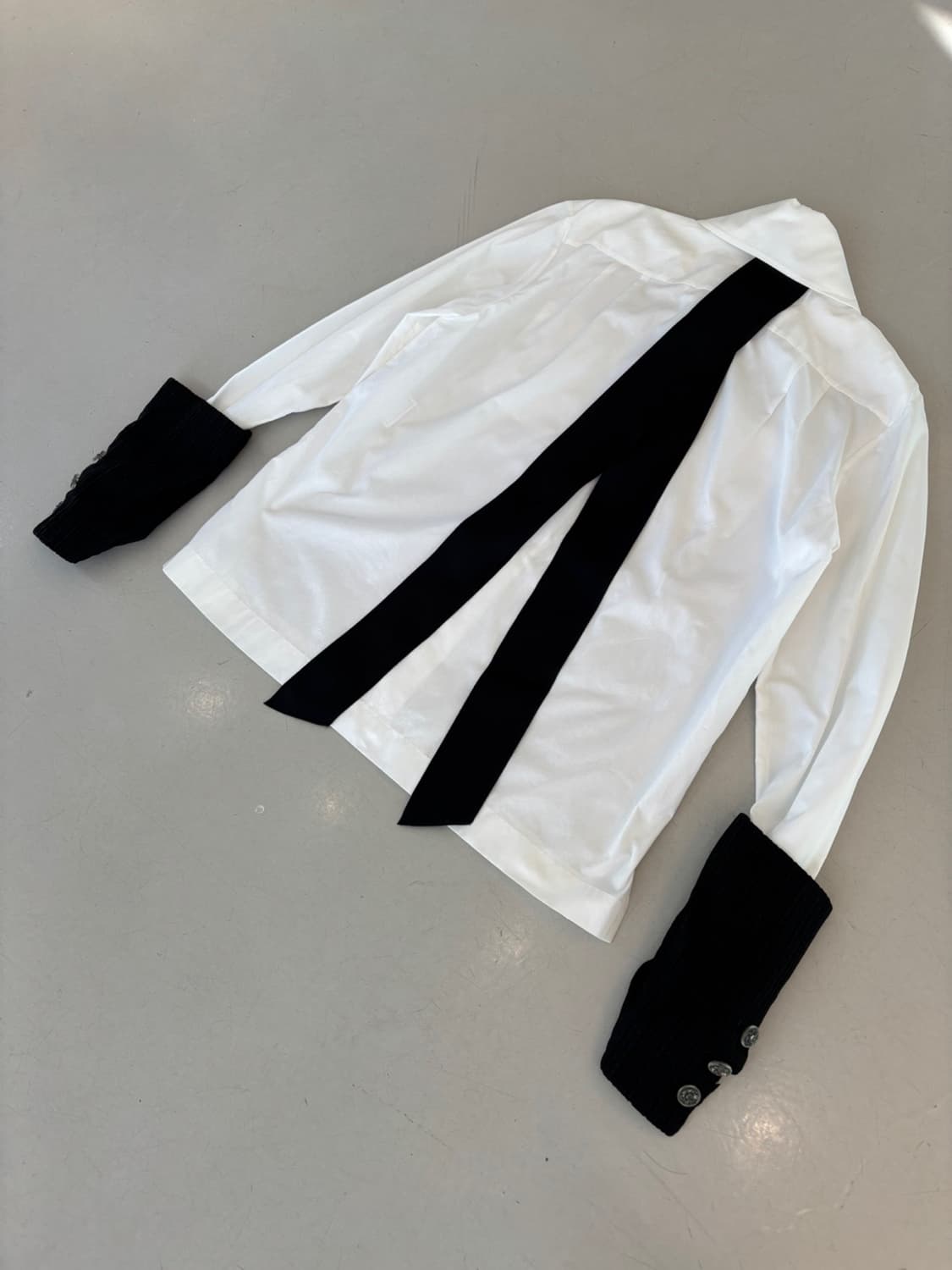 Chanel Hand Warmer Shirt 상품이미지6