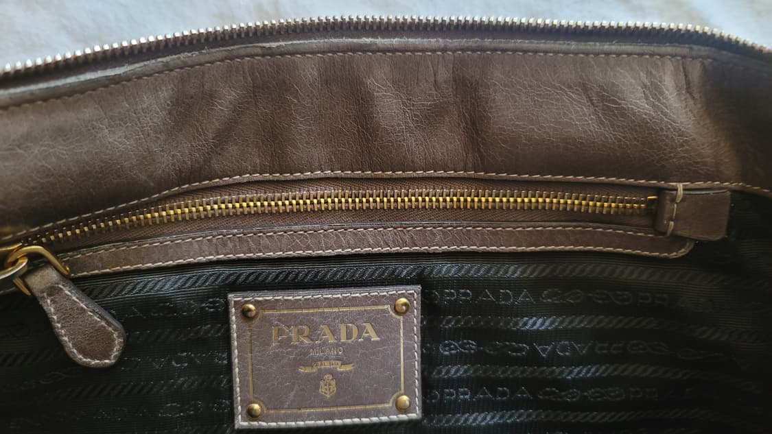 Prada  Vitello Shine BL0678 ARGILLA색상 상품이미지8