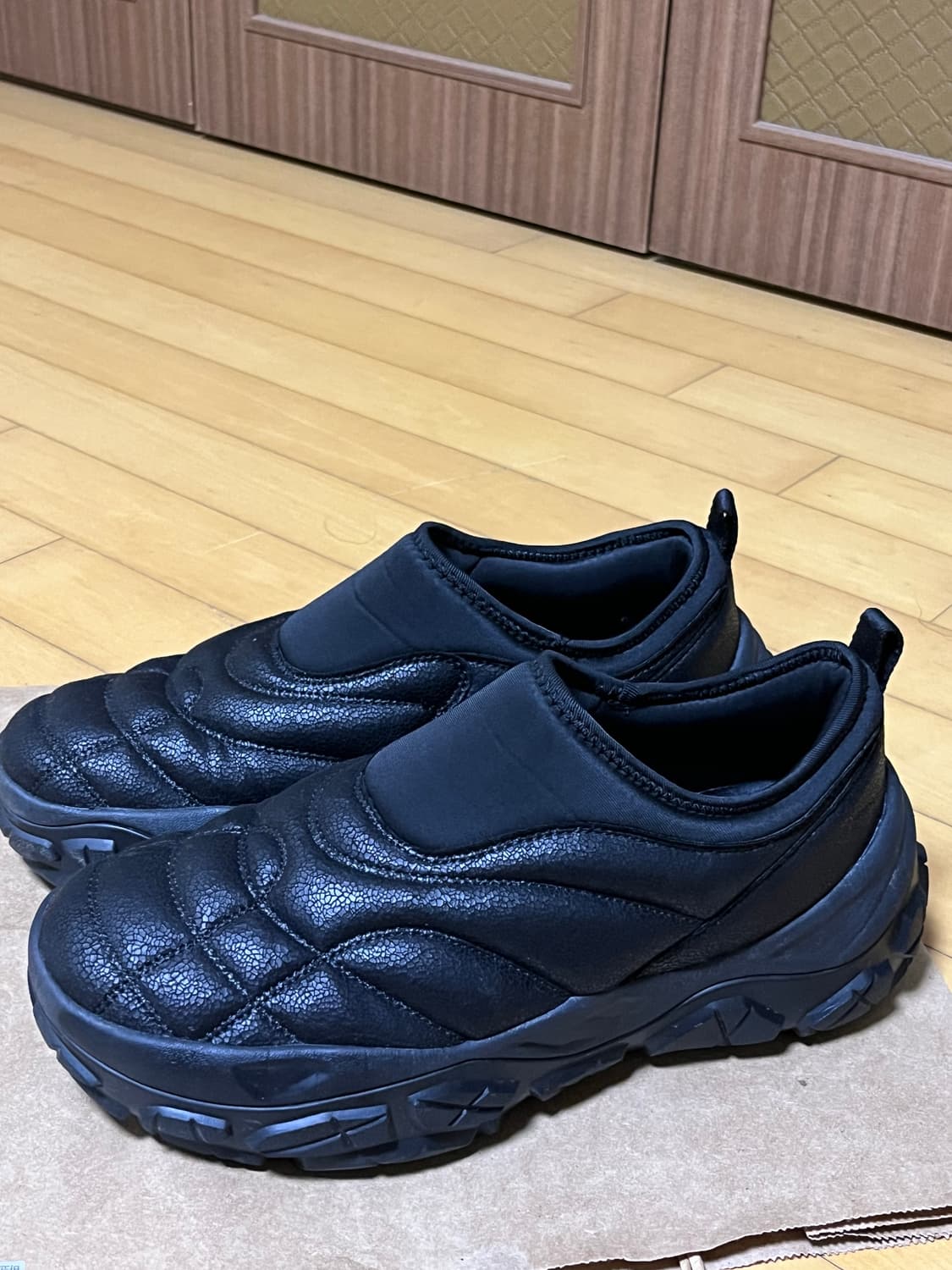 자라 블랙 신발 (오클리, 발렌시아가) 상품이미지1