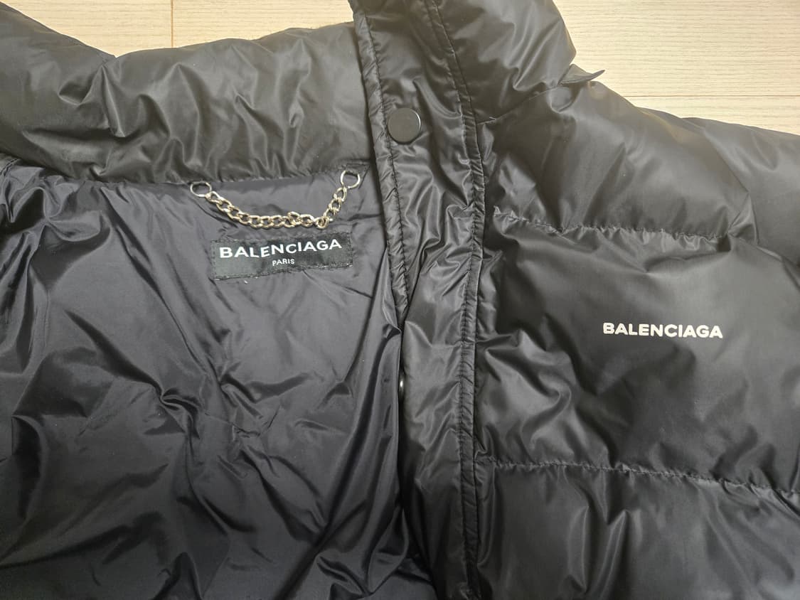 발렌시아가 로고 다운 푸퍼 패딩 상품이미지3