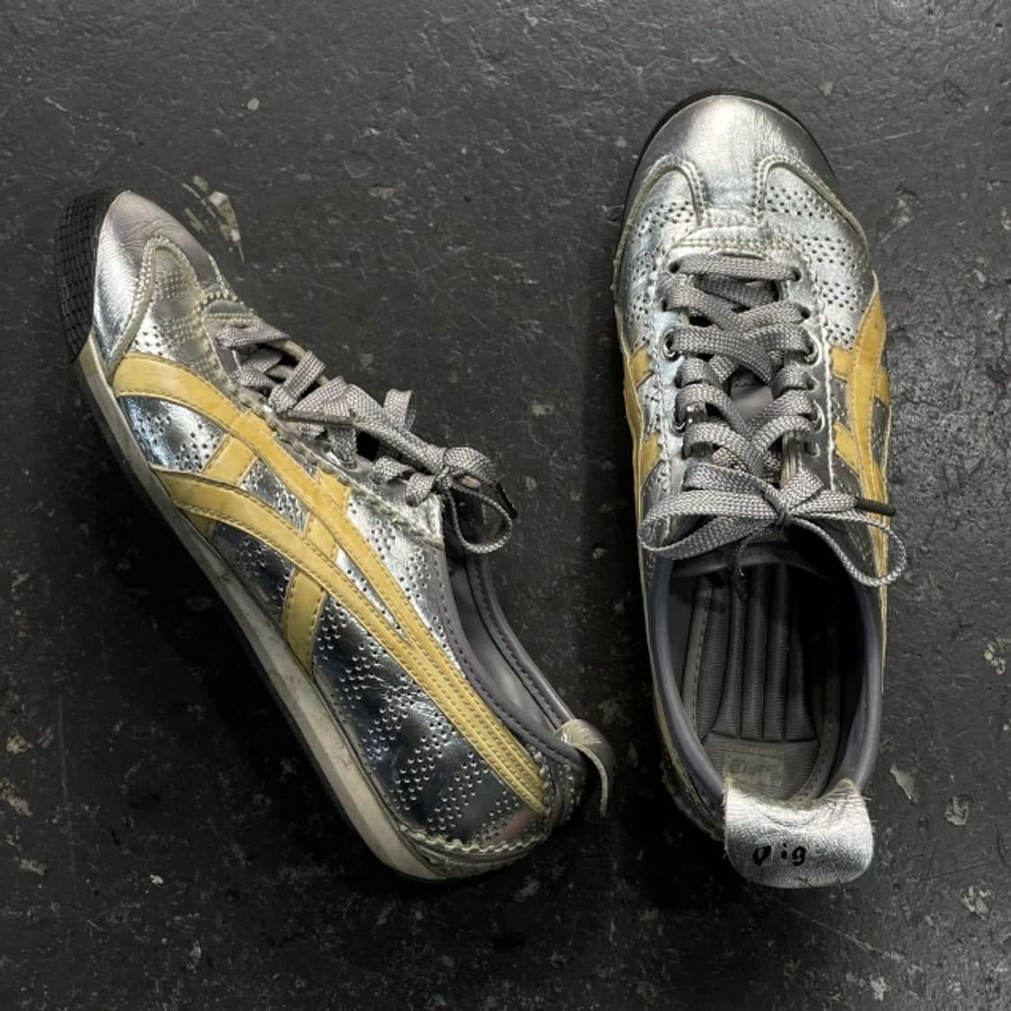 245 오니츠카타이거 x BMW 미니 멕시코 66 실버 상품이미지1