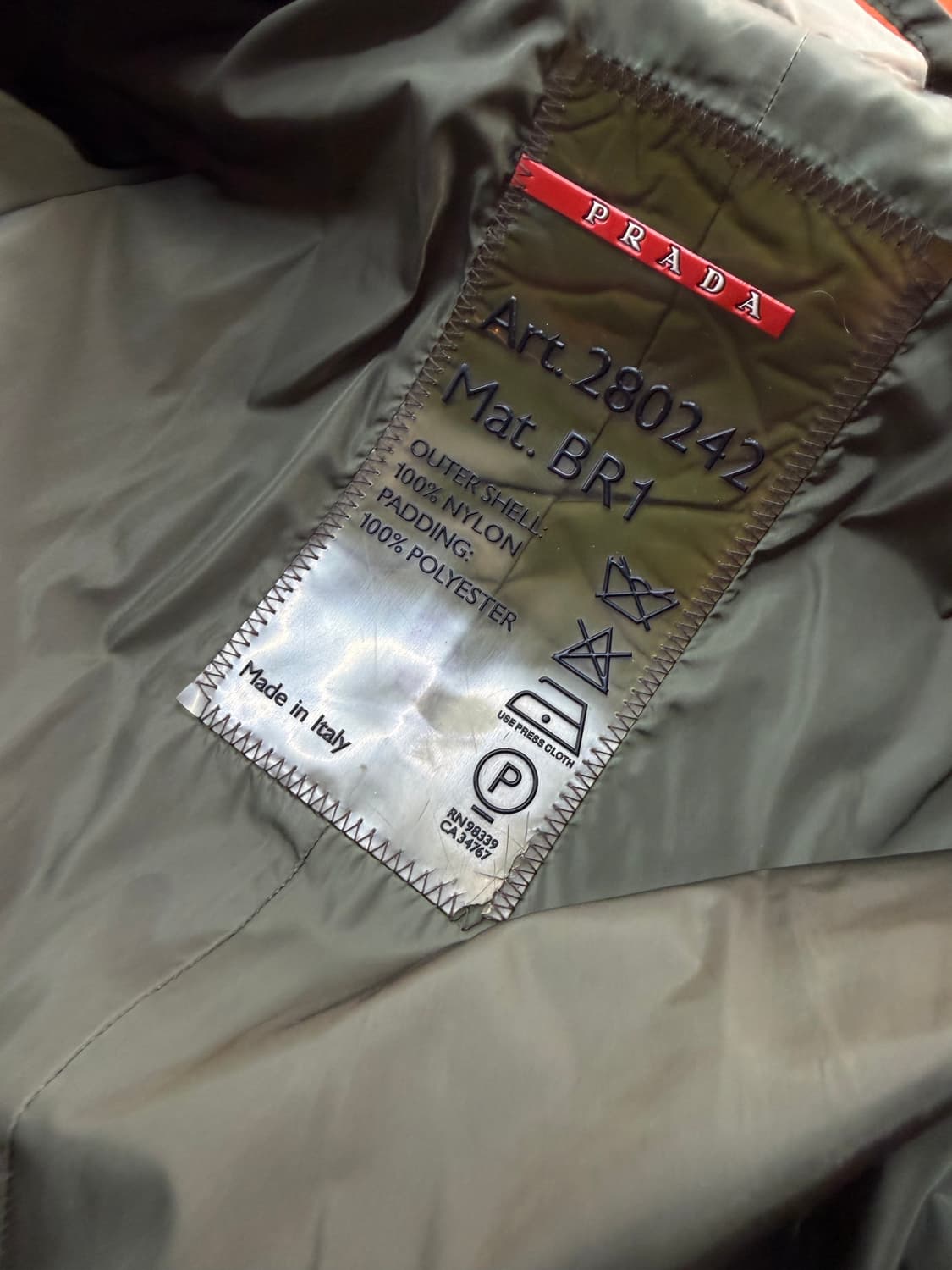 40/ 프라다 99AW 레드탭 2WAY 패딩 점퍼 상품이미지9