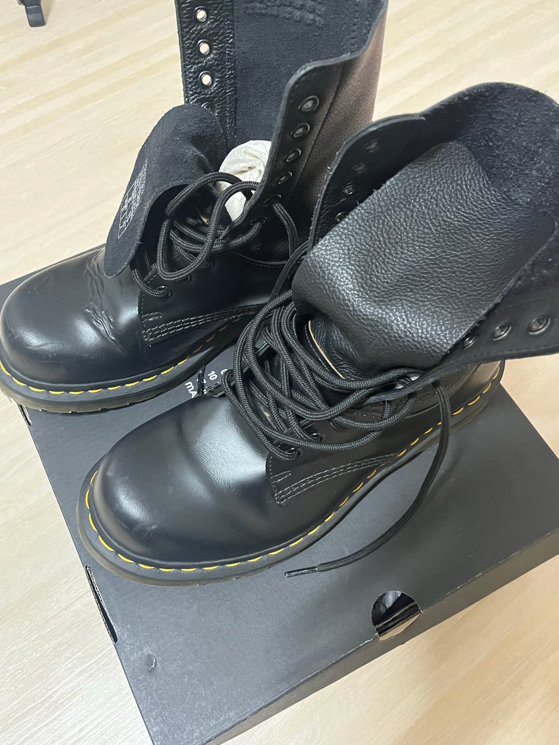 닥터마틴 mm6 260(uk7) 팝니다 상품이미지1