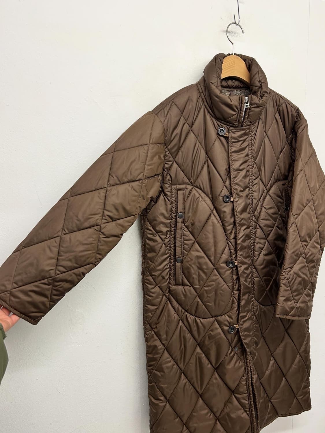 OMNIGOD 옴니갓 다이아 퀼팅 코트 상품이미지3