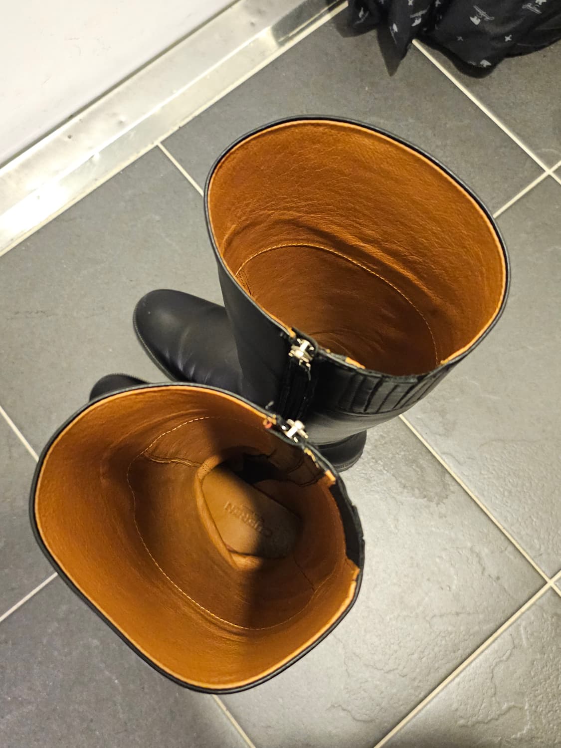 쿠에른 프라하 04 부츠 블랙  상품이미지4