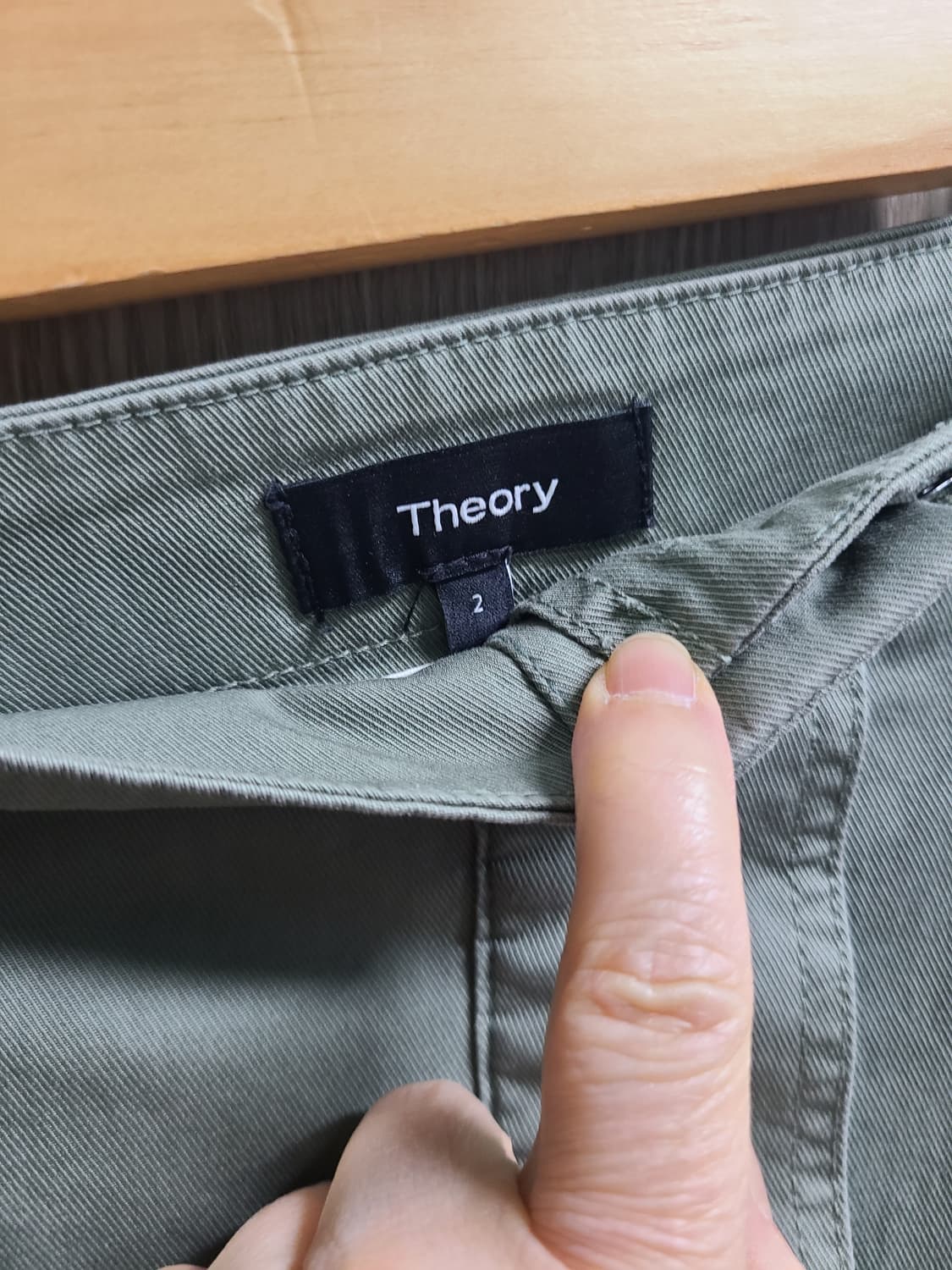 띠어리 면스판 언밸런스 스커트 카키 2 상품이미지7