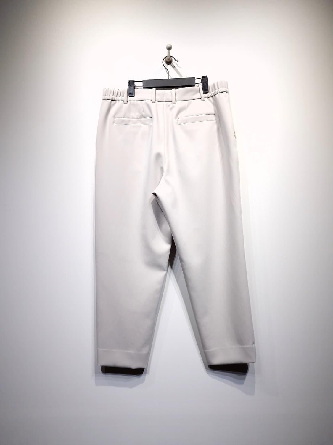 한섬CK 캘빈클라인 22s/s 테이퍼드 슬랙스 라이트베이지 상품이미지2