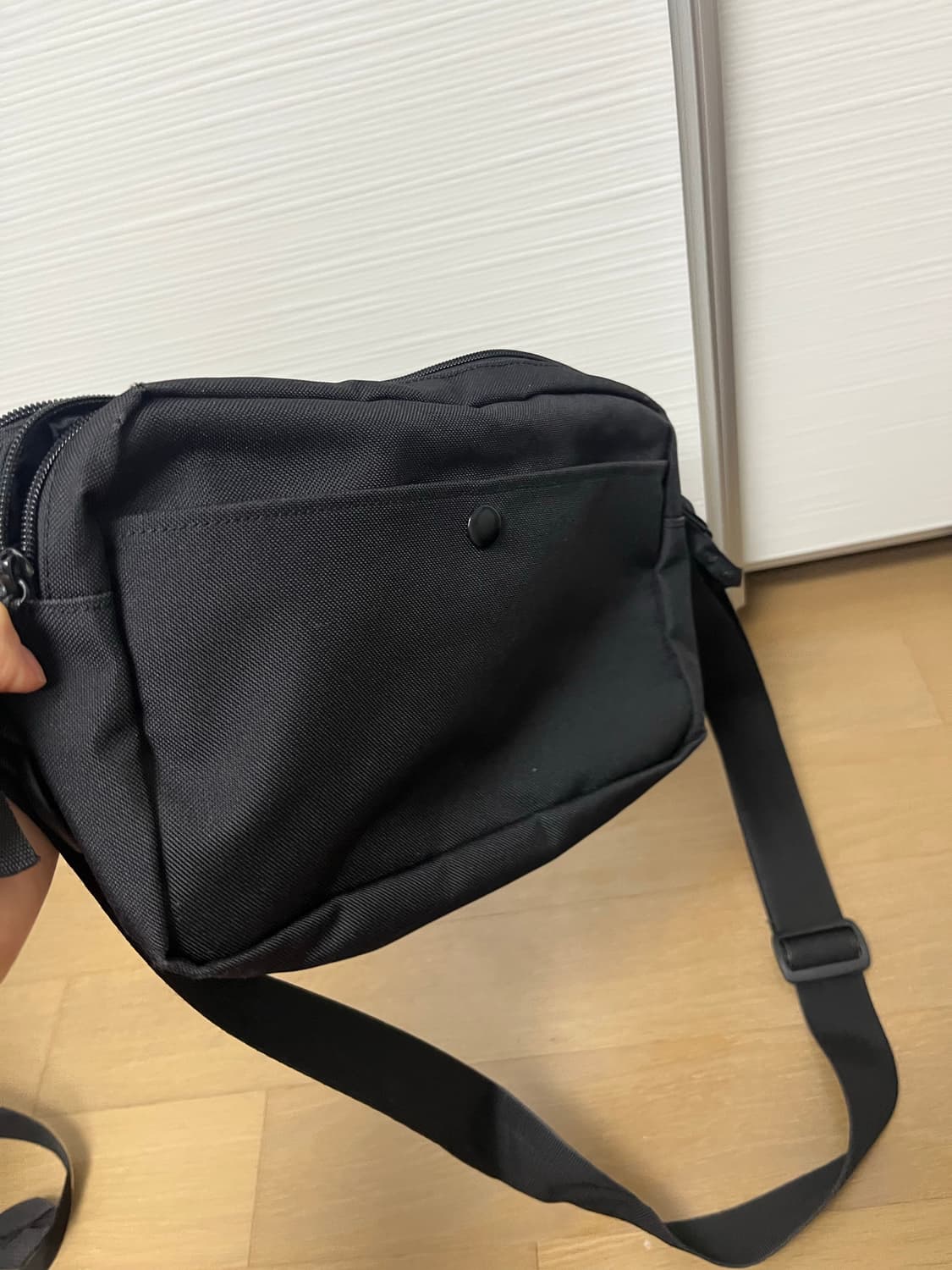 칼하트 블랙 크로스백 상품이미지3