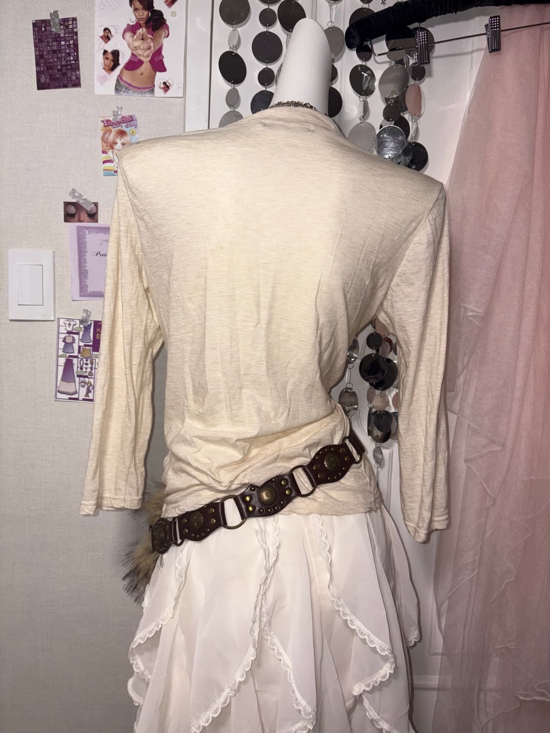 beige rose lettering top 상품이미지3