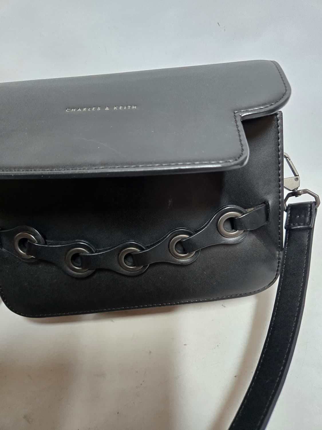 찰스앤키스 블랙 체인 크로스백 상품이미지9