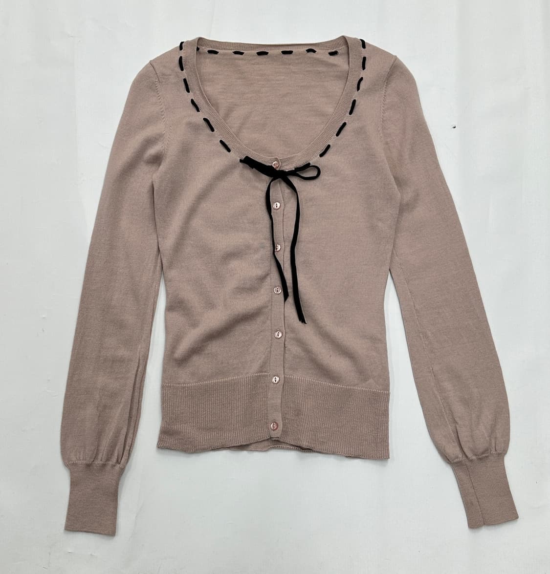 질스튜어스 히메갸루 블랙리본 베이지핑크 여리 슬림핏 러블리 가디건  상품이미지2