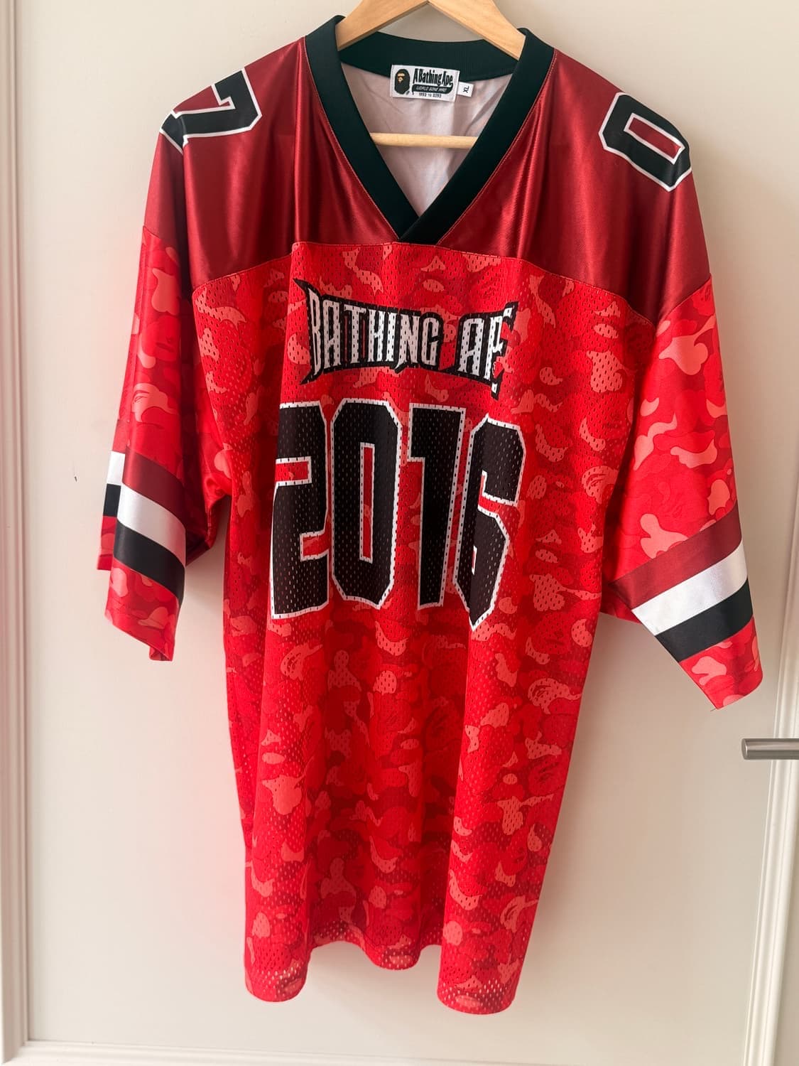 베이프(A Bathing Ape BAPE) 레드 카모져지 티 상품이미지1