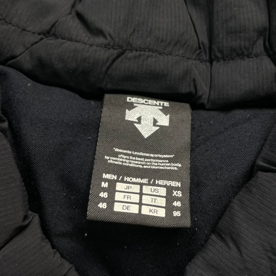 95 데상트 경량패딩 상품이미지3