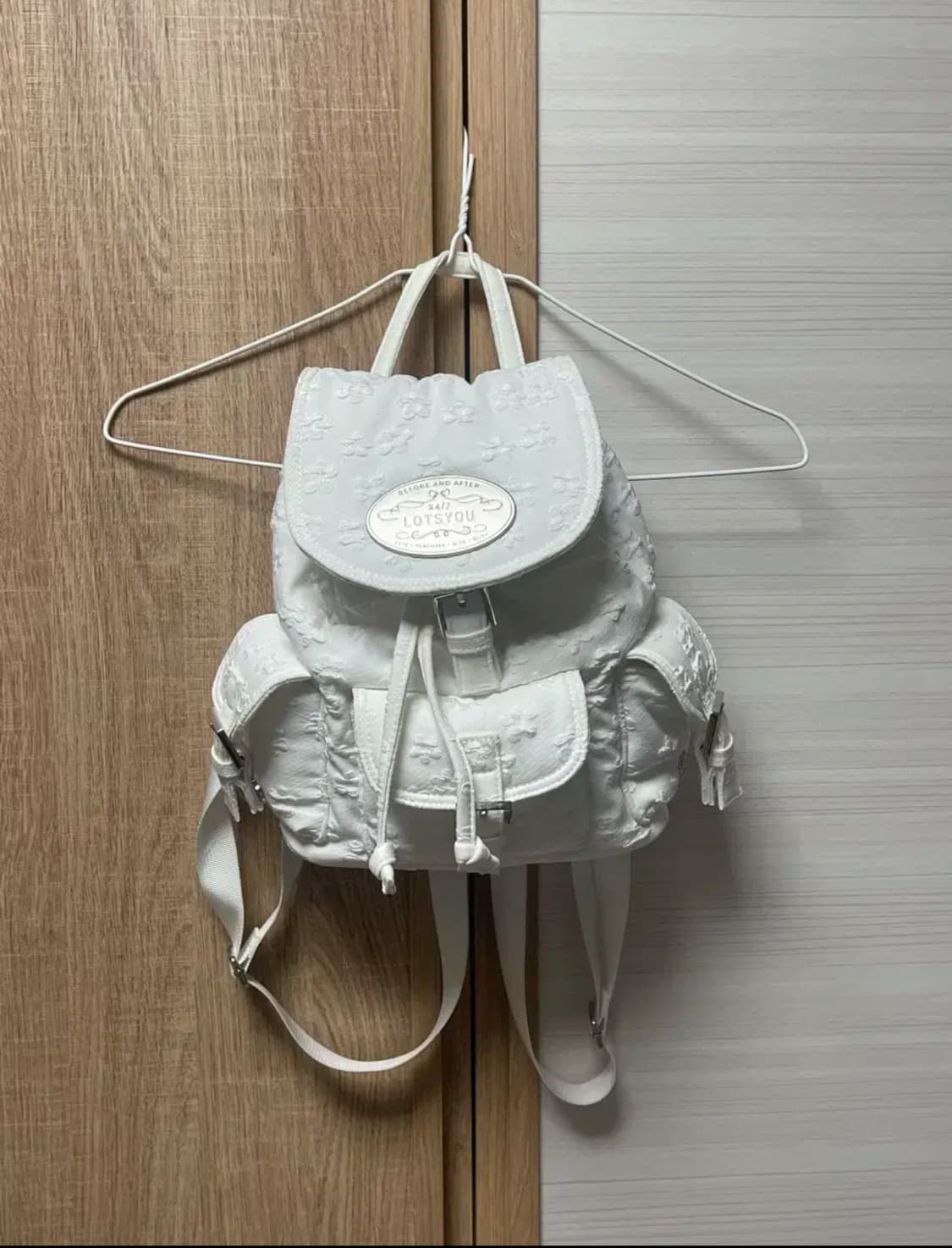 [백팩] 라츠유 백팩 화이트 (권은비 착용) 상품이미지2