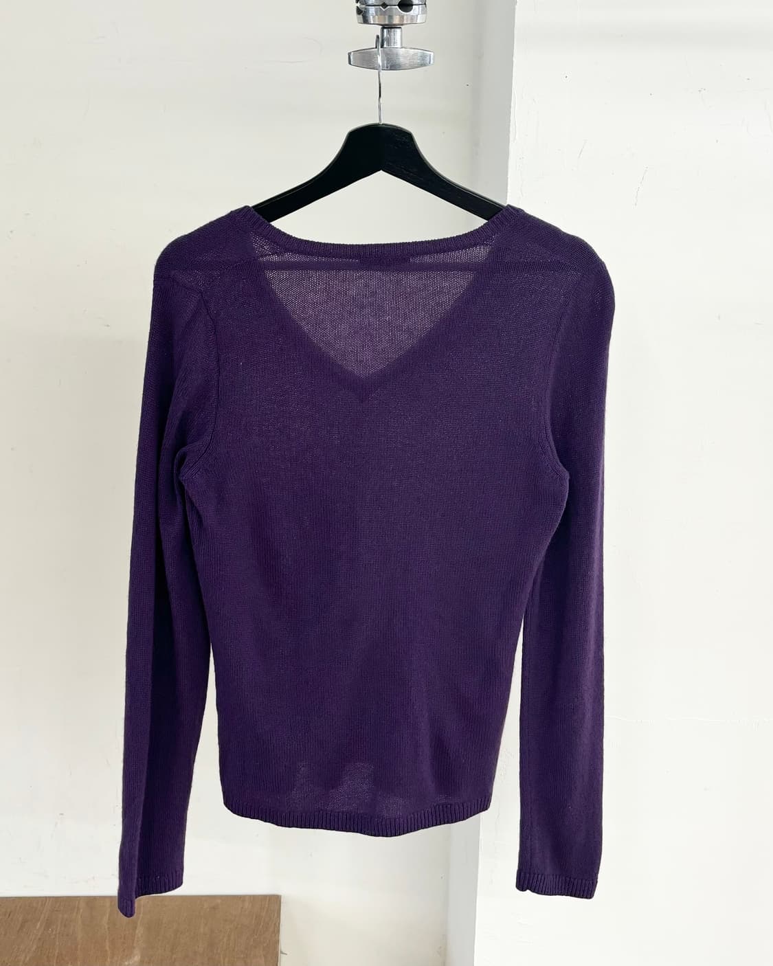 로로피아나 퍼플 캐시미어 브이넥 니트 스웨터  상품이미지6