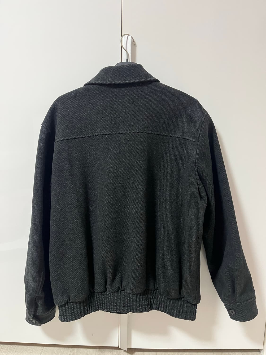 어나더오피스 볼륨 블루종 캐비어 2사이즈 팝니다 상품이미지2