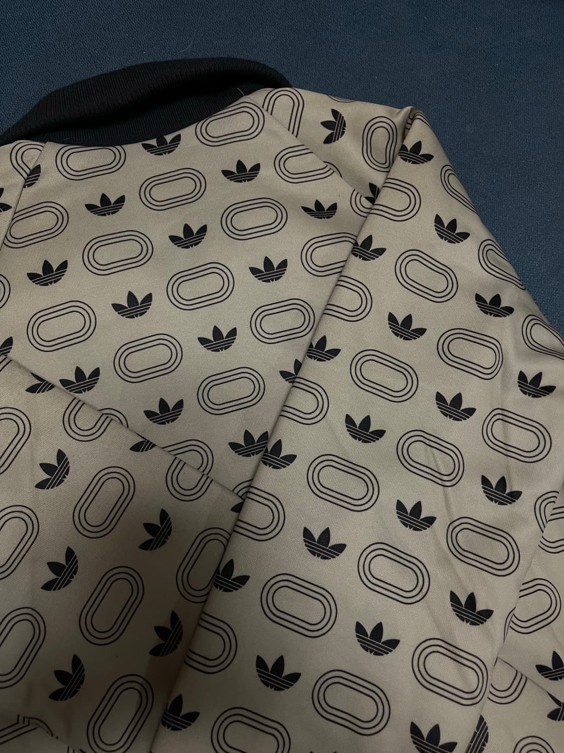 (새상품) 아디다스 희귀져지 트랙탑 카키 자켓 상품이미지6