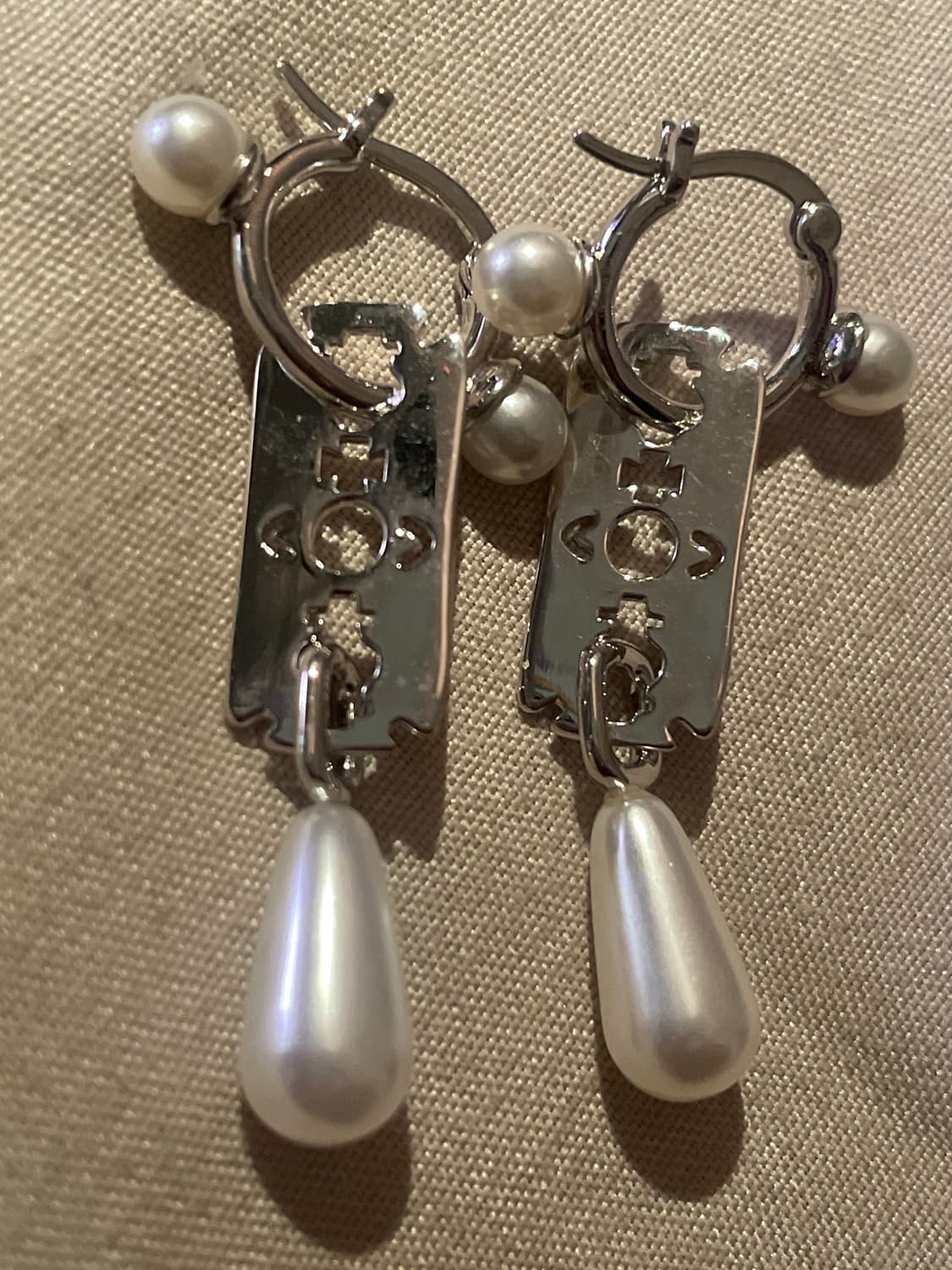 비비안웨스트우드 빈티지 면도칼 이어링 상품이미지2