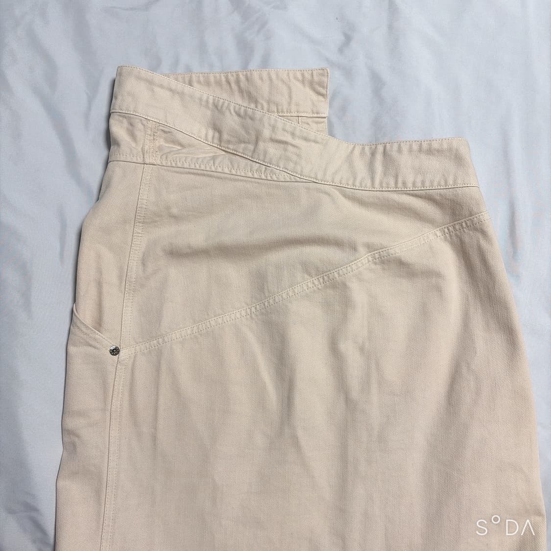 자크뮈스 언발란스 랩 미디 스커트 상품이미지5