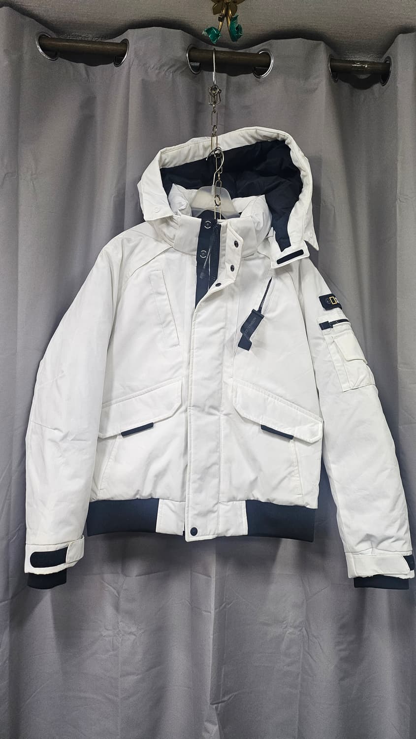 281 내셔널지오그래픽 화이트 후드 패딩 90 상품이미지1