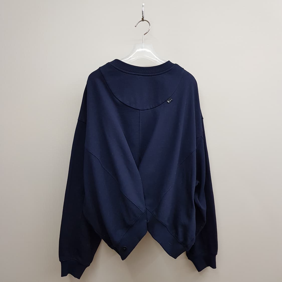 한섬 시스템 2021 버튼 디테일 오버핏 맨투맨 F사이즈 상품이미지6