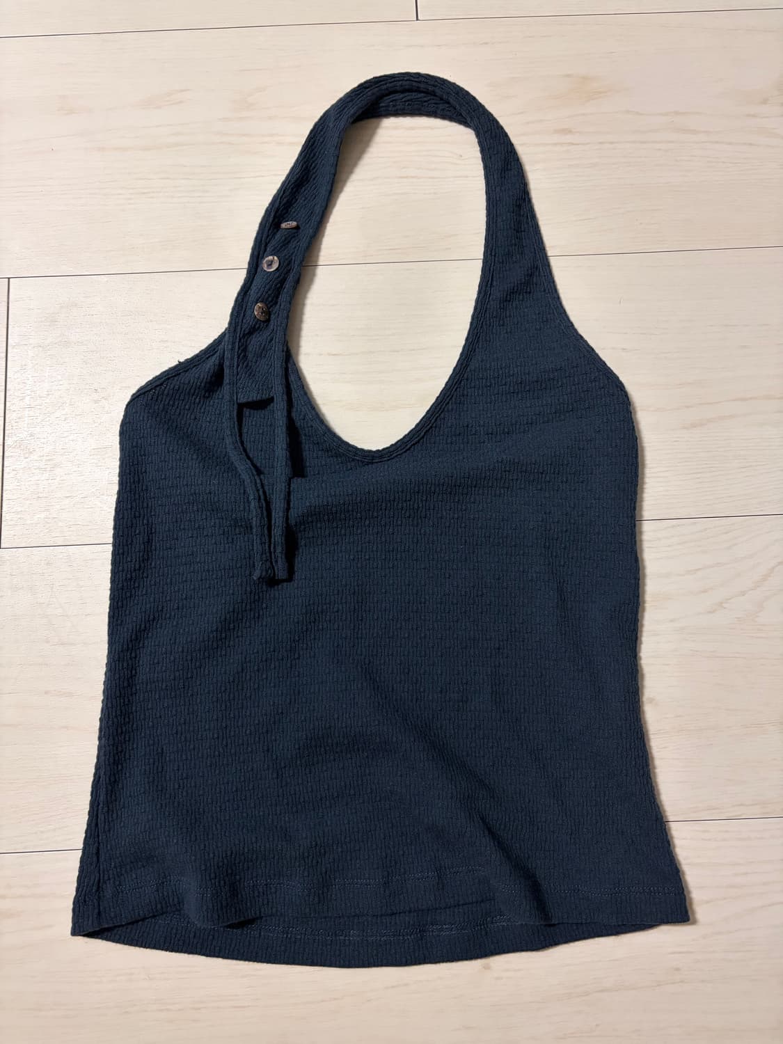 오데스 쉘 버튼 홀터넥 슬리브리스 상품이미지2