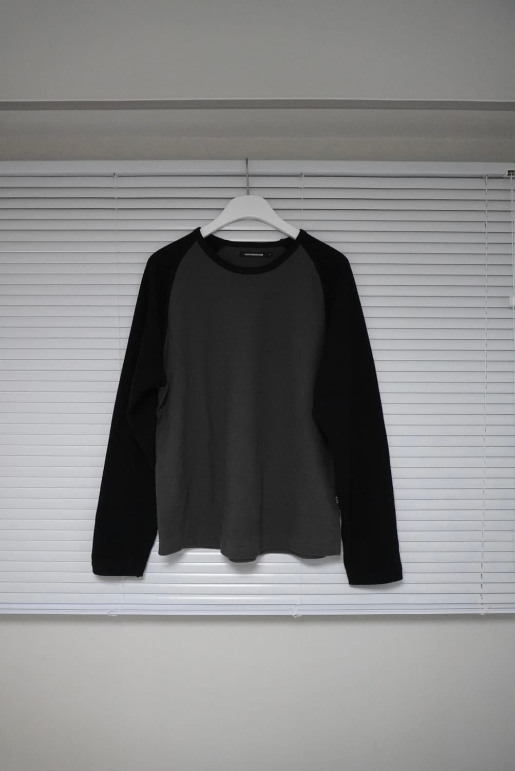 Hatchingroom Raglan Tee 상품이미지1