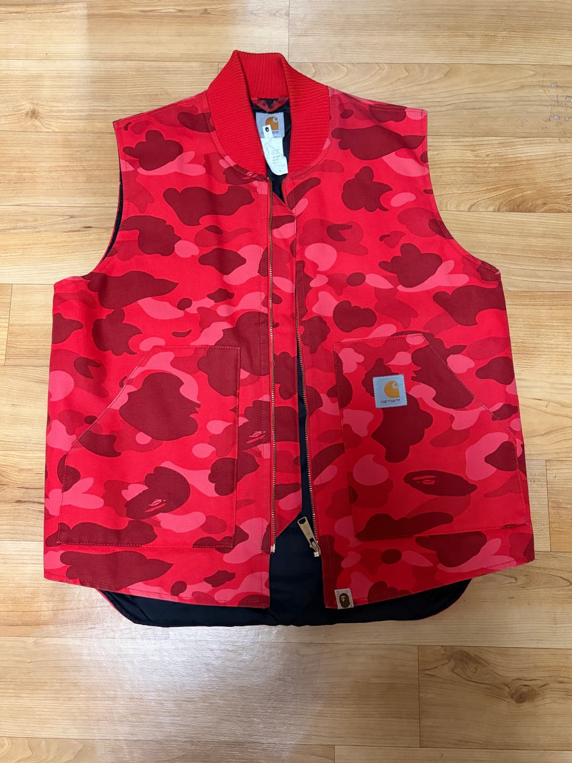 BAPE × Carhartt 레드 카모 베스트 (아카이브) 상품이미지1