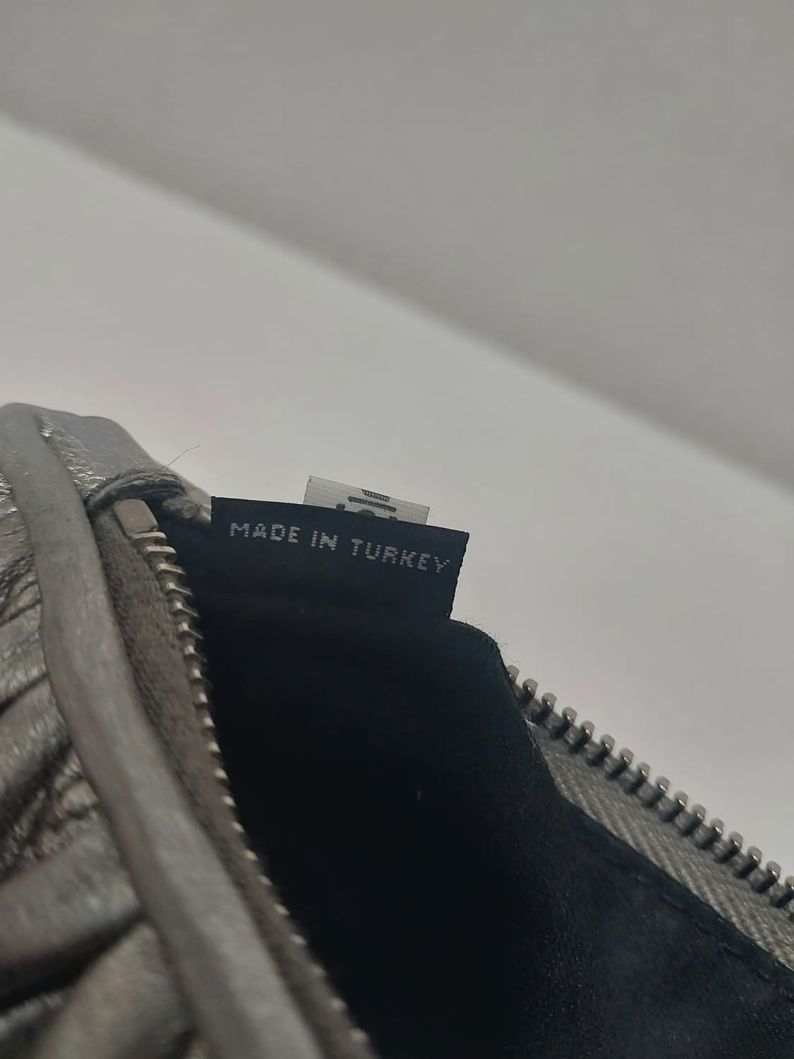 정품 미우미우 마테라쎄 클러치 실버 상품이미지7