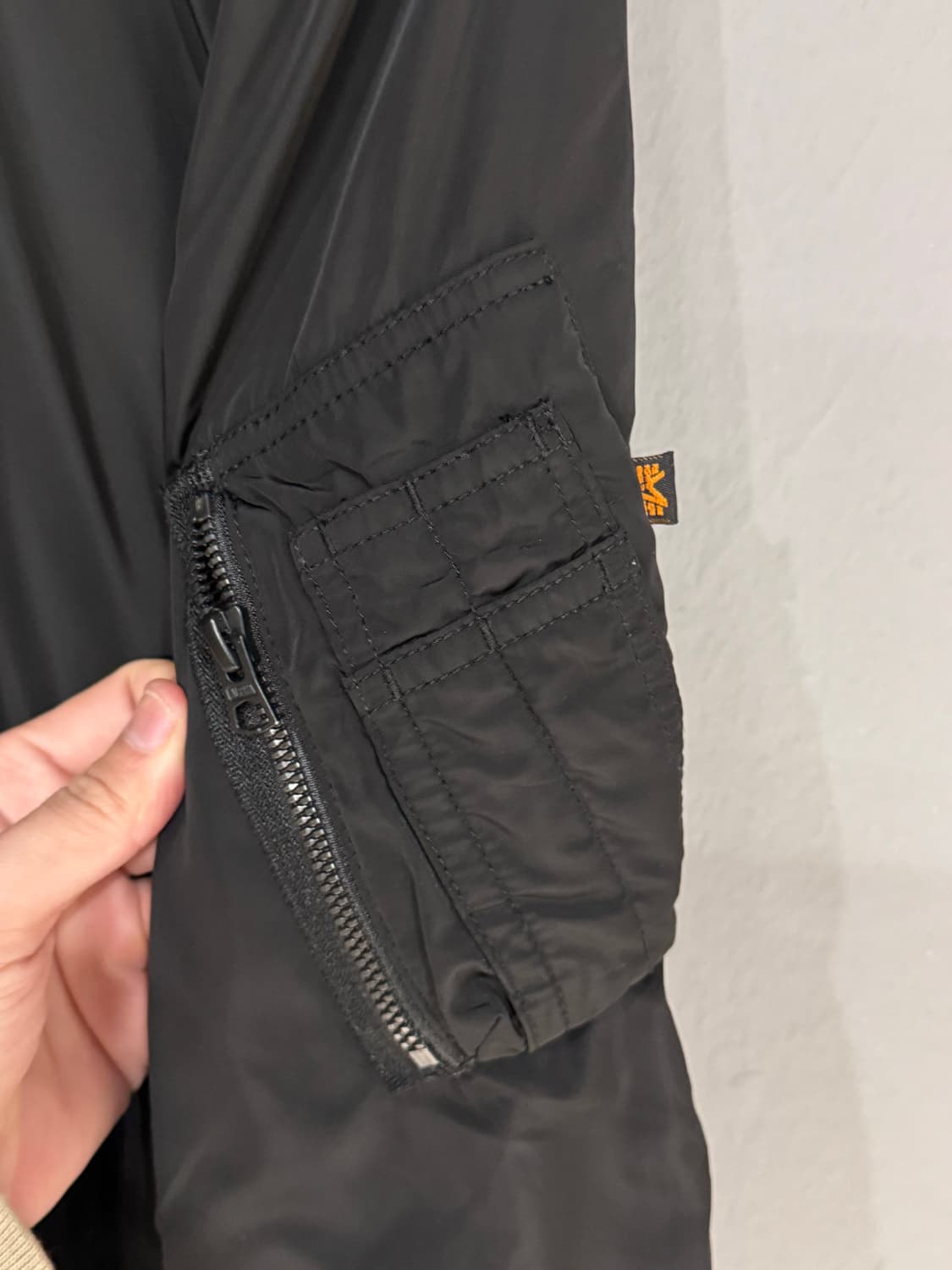 알파인더스트리 블랙 Ma-1 블루종 자켓 상품이미지3