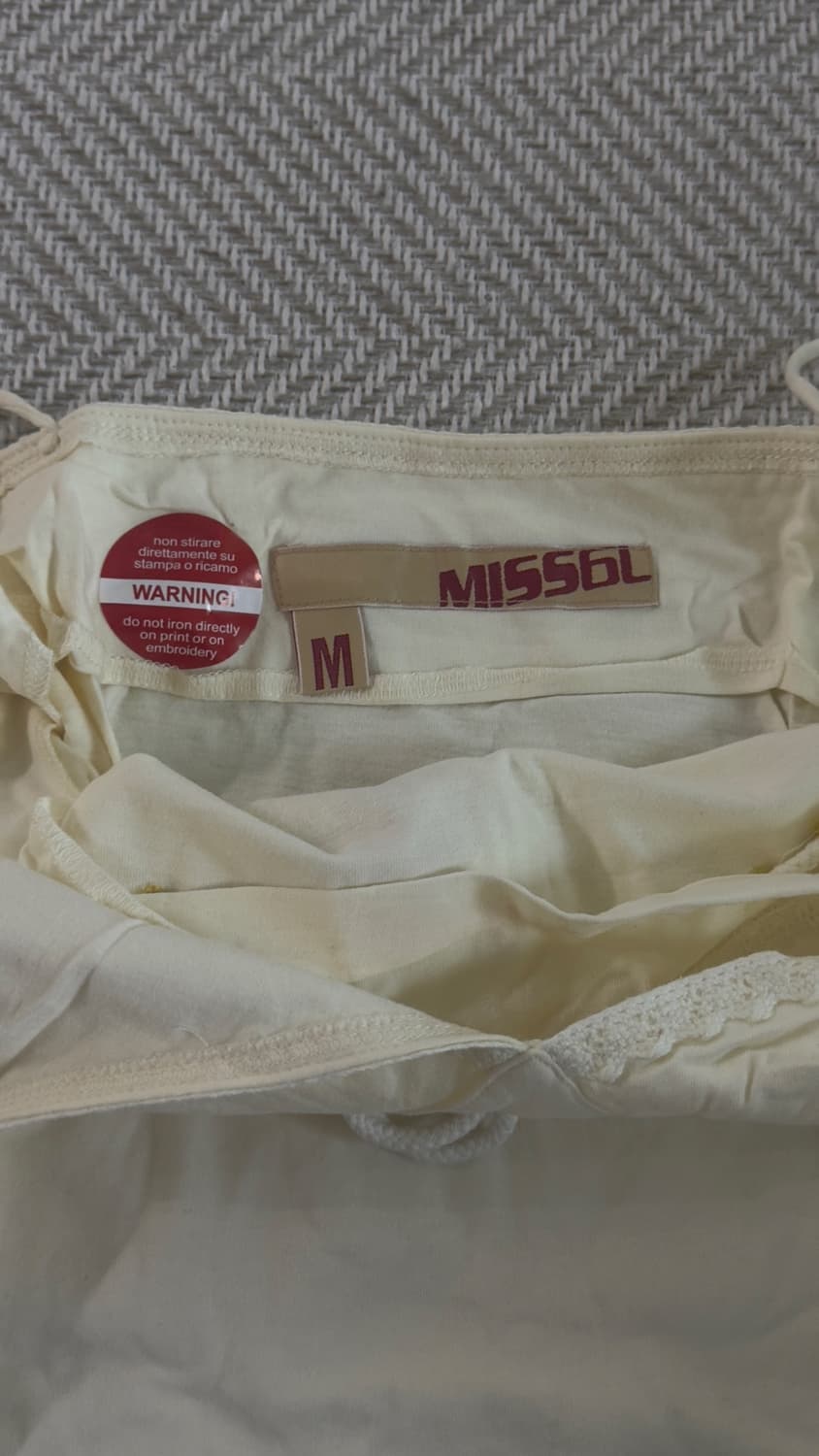 Miss sixty 미스식스티 개나리 자수 슬리브리스 아이보리 상품이미지3