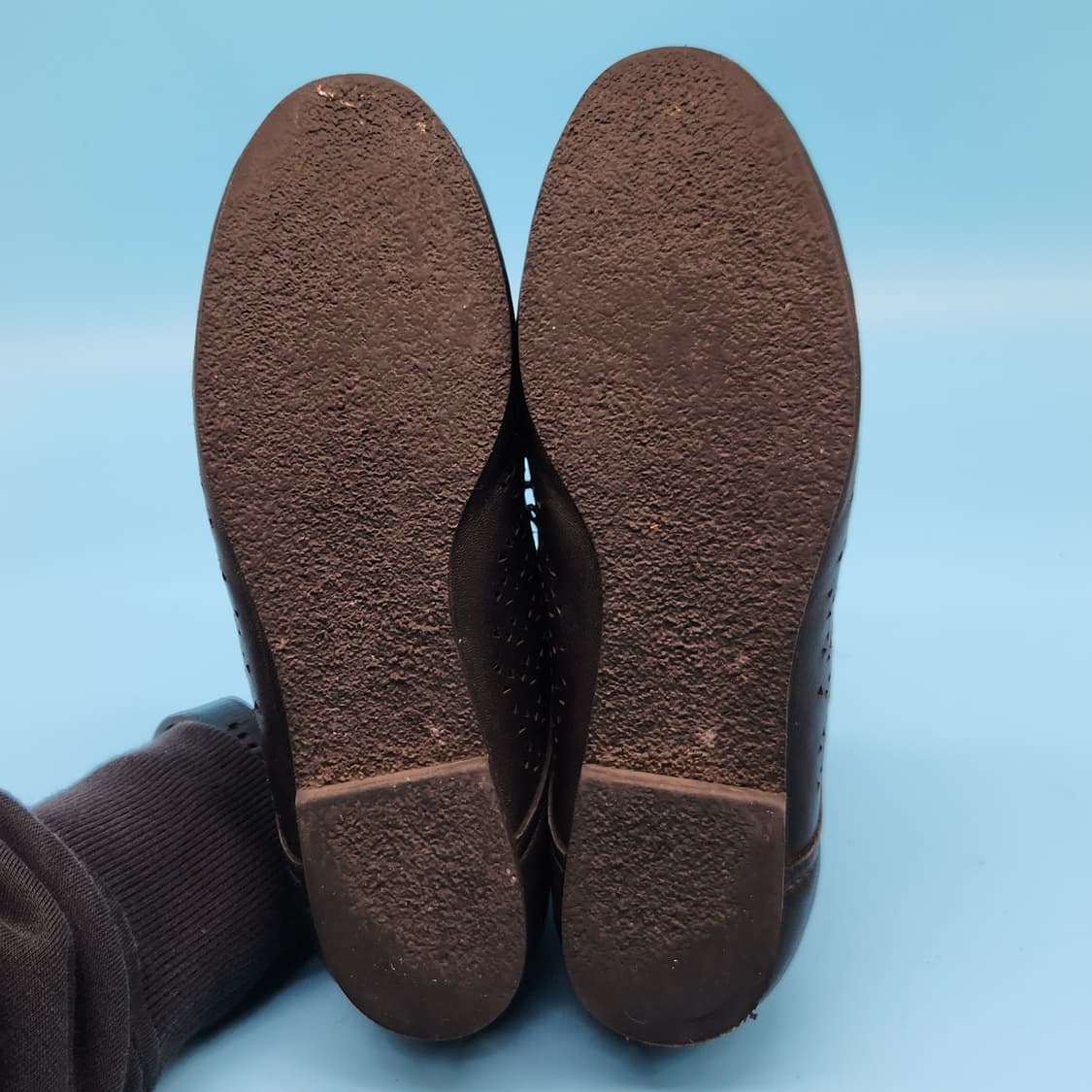 H 에스콰이어 포트폴리오 여성 펀칭 스니커즈 240 상품이미지3