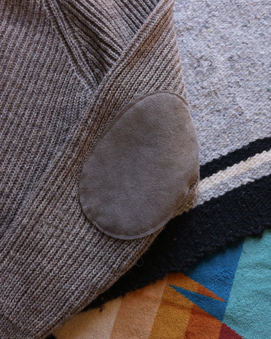 엘엘빈 80s 브리티쉬 울 앨보우 패치 니트 가디건 상품이미지7